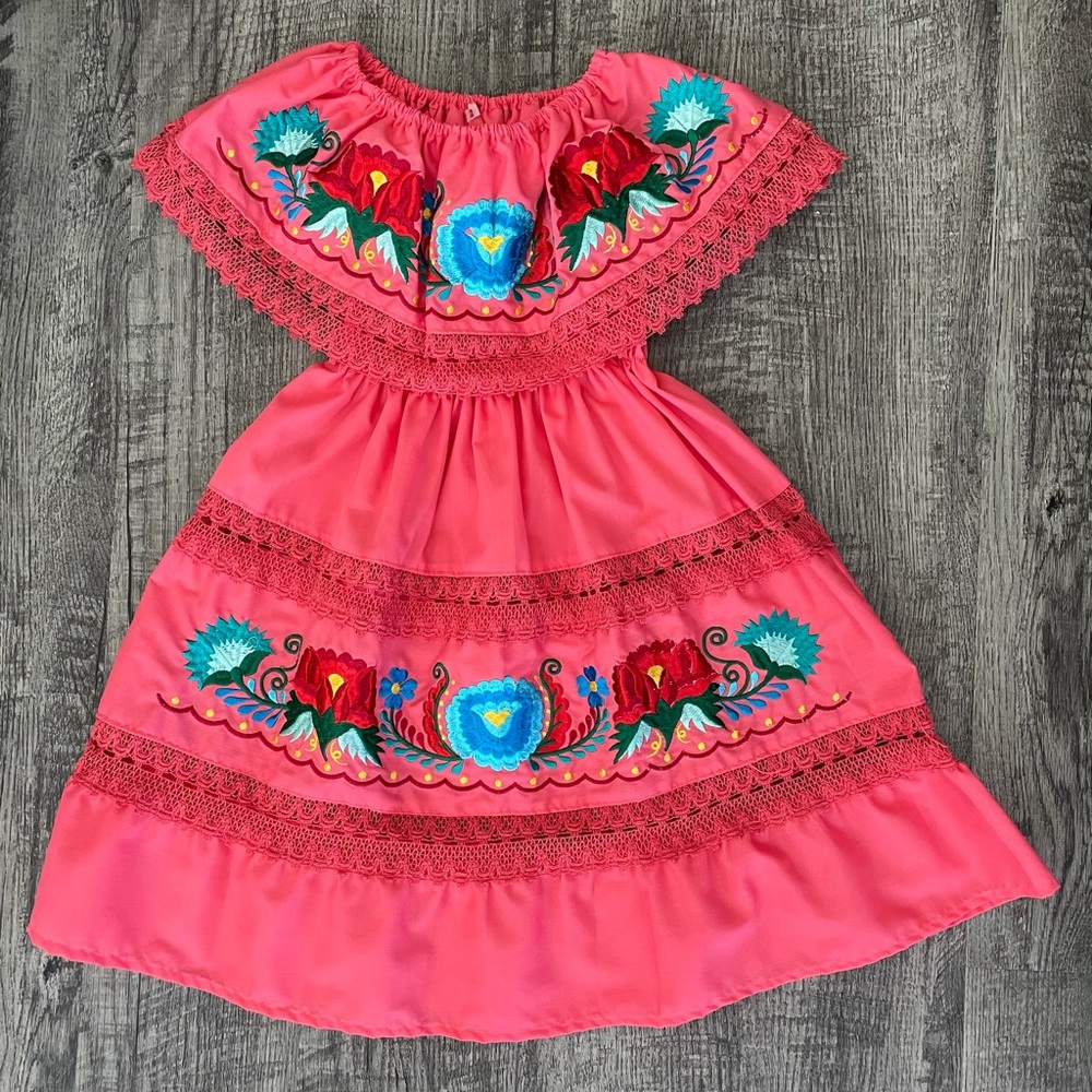 🎉HP 🎉 Off-Shoulder Coral Embroidered Dress